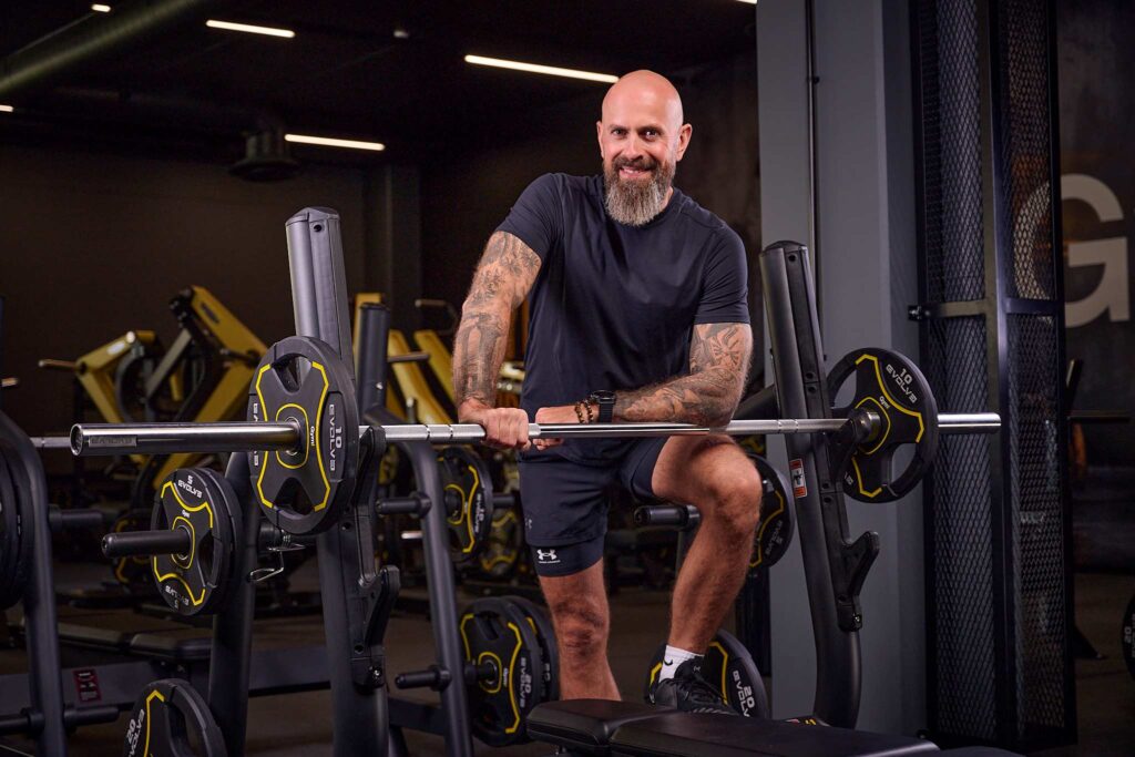 Personaaltreener Toomas Karting jõutreeningul jõusaalis